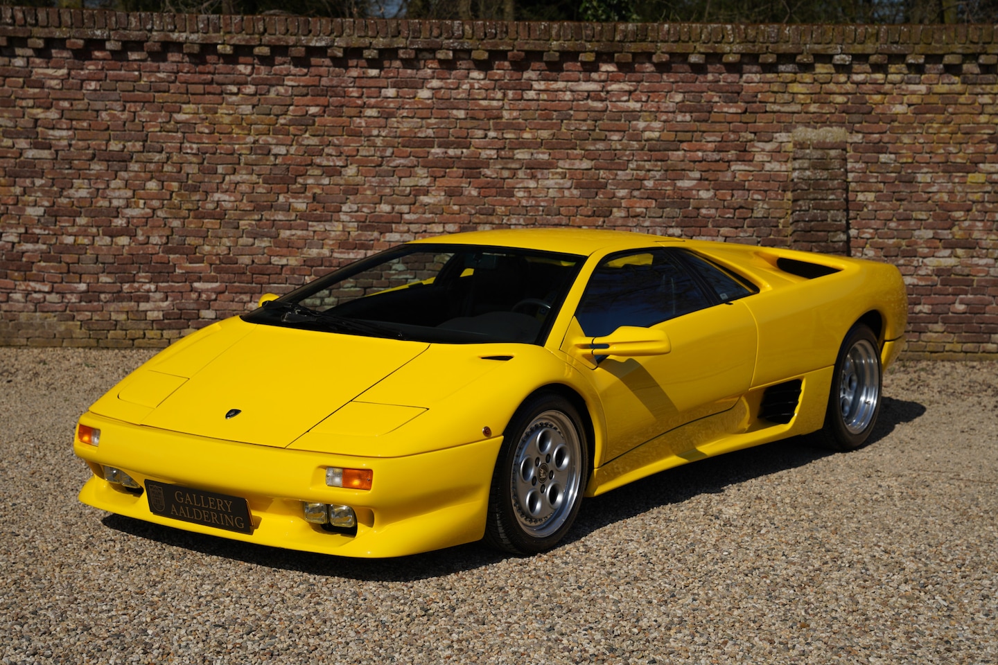 Lamborghini Diablo - 23.397 km Giallo Fly, European car, Full service-history - AutoWereld.nl