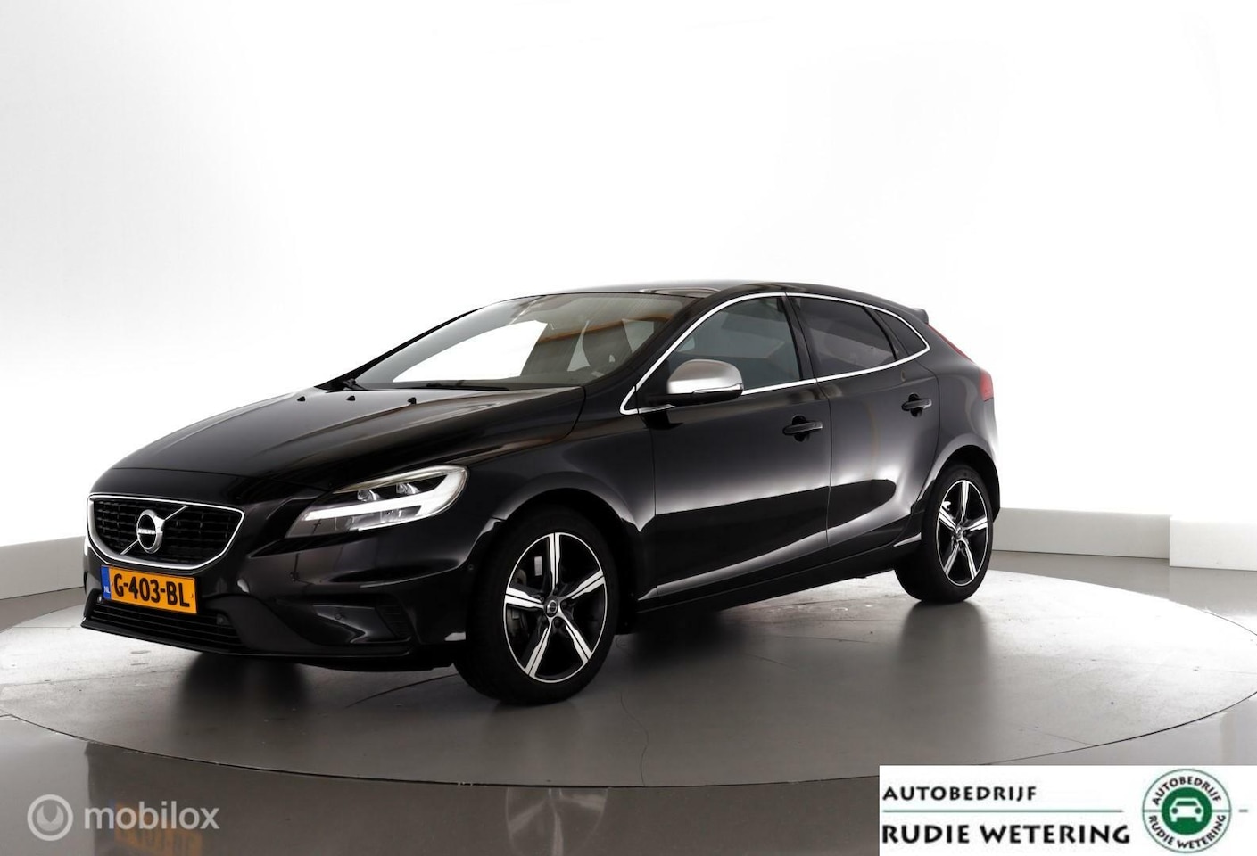 Volvo V40 - 1.5 T3 153PK Automaat Polar+ Sport R-Design panorama|led|cam|nav|lmv17 - AutoWereld.nl