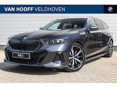 BMW 5-serie Touring - 530e High Executive M Sport Automaat / Panoramadak / Trekhaak / Adaptieve LED / Harman Kar