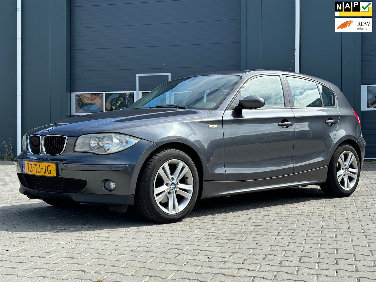 BMW 1-serie - 118i Business Line |Cruise + Clima| - AutoWereld.nl