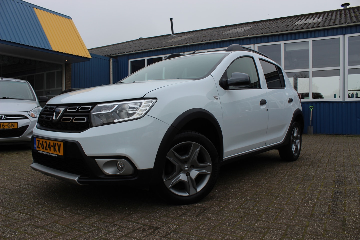 Dacia Sandero Stepway - 1.0i "Stepway" Airco + Hoge Instap !!! APK 30-06-2026 - AutoWereld.nl