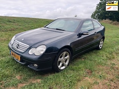 Mercedes-Benz C-klasse Sportcoupé - 180 Kompressor Turbo Lederen bekleding Navigatie Cruise Climate Control Telefoon