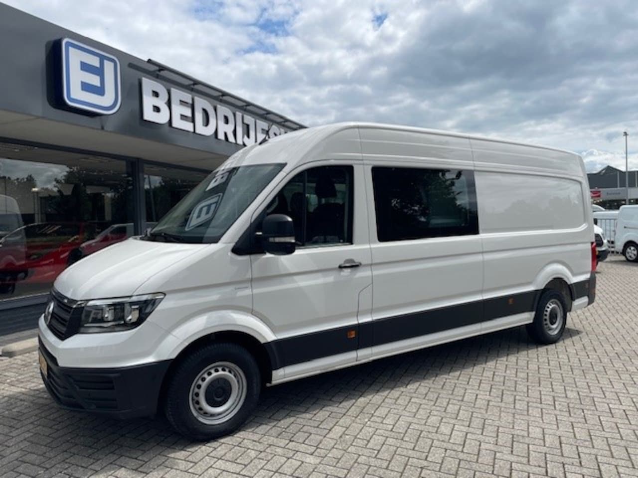 Volkswagen Crafter - 35 2.0 TDI L4H3 DC 35 2.0 TDI L4H3 DC - AutoWereld.nl