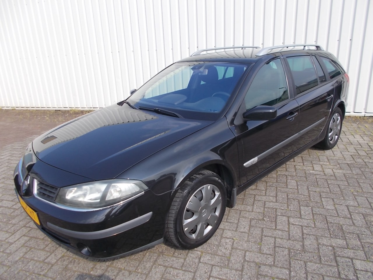 Renault Laguna Grand Tour - 1.6-16V Tech Line 1.6-16V Tech Line ( GEEN APK!! ) - AutoWereld.nl