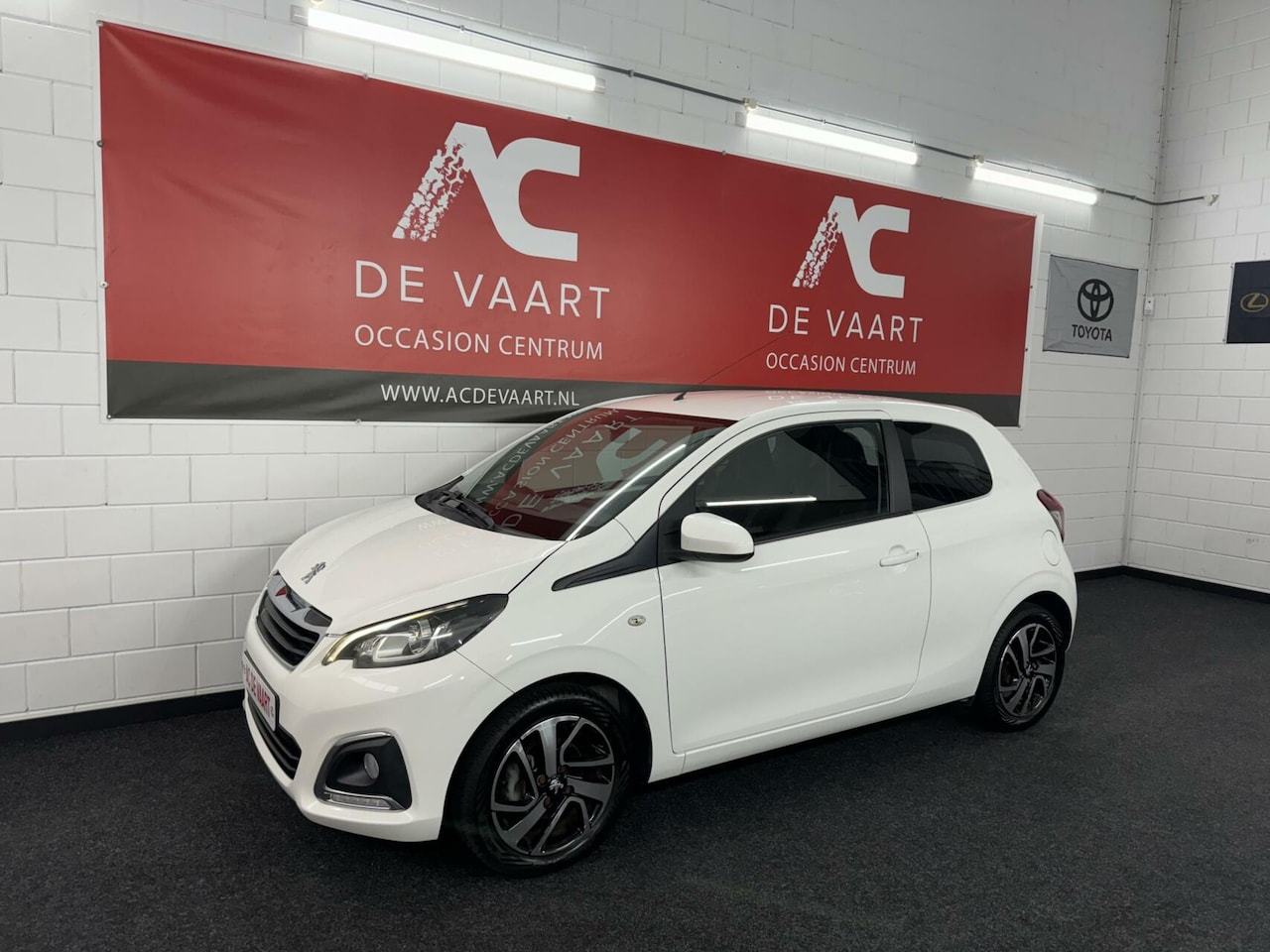 Peugeot 108 - 1.2 VTi Allure - AIRCO/LED/DISPLAY/NAP - AutoWereld.nl