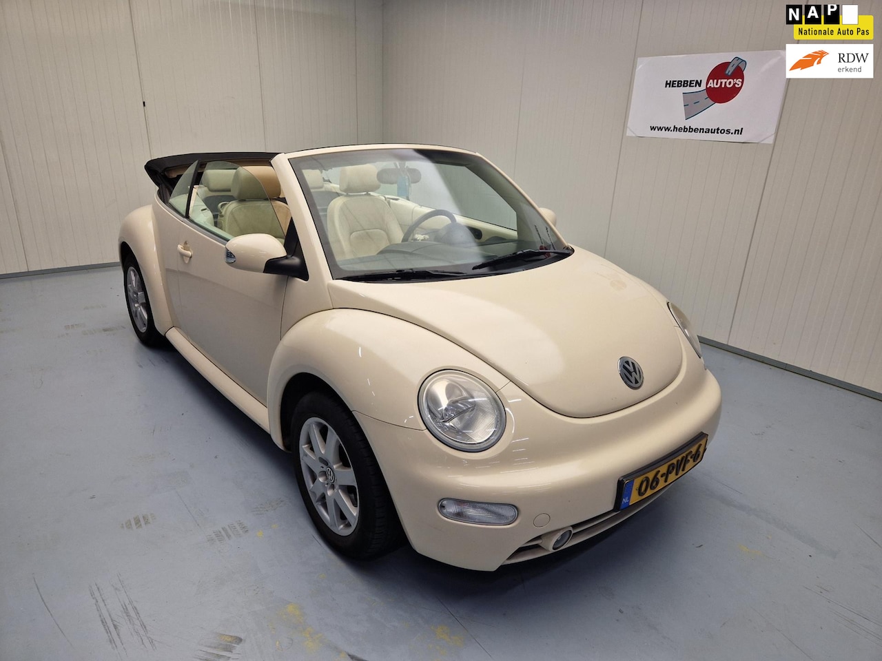 Volkswagen New Beetle Cabriolet - 1.6 Turijn Comfort Alu Velgen - AutoWereld.nl