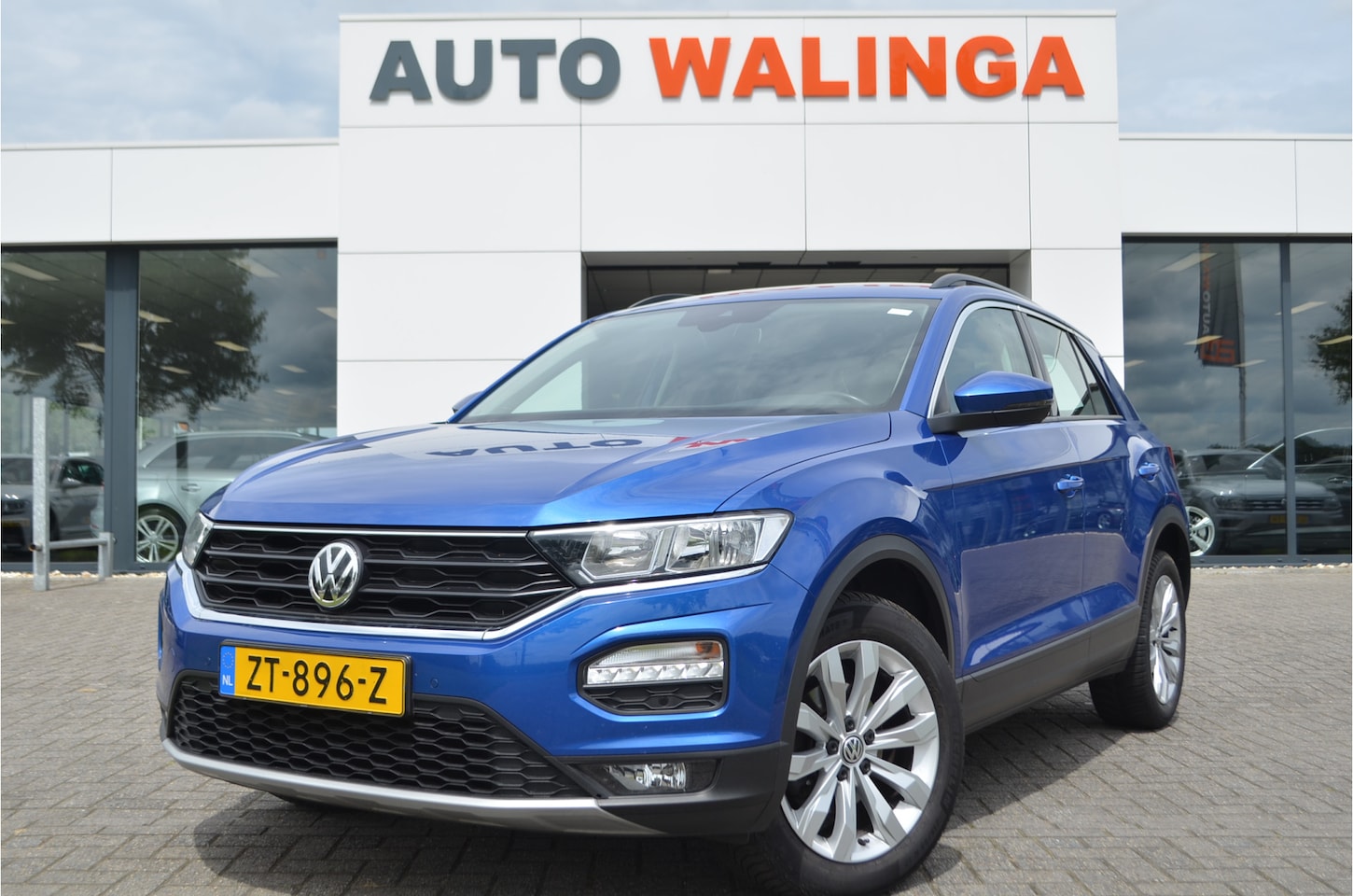 Volkswagen T-Roc - 1.0 TSI Style Trekhaak afnb | Carplay | Bordenherkenning | Adaptive Cruise | PDC V+A | 17' - AutoWereld.nl