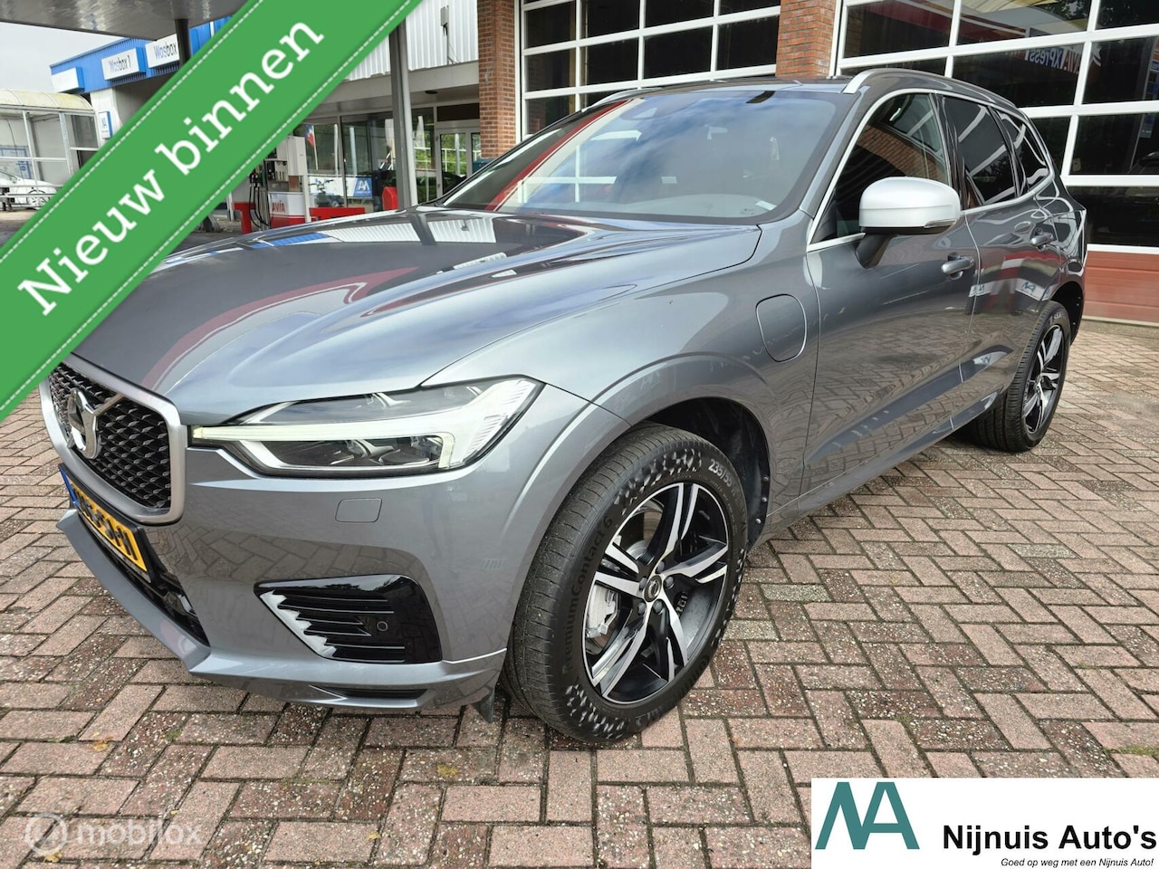 Volvo XC60 - 2.0 T8 Twin Engine AWD R-Design Panoramadak | Stoel-Voorruitverwarming | Achteruitrijcamer - AutoWereld.nl