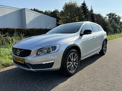 Volvo V60 Cross Country - 2.0 D4 Polar+ / AUTOMAAT / LEER / NAVI / SCHUIFDAK / STOELVERWARMING