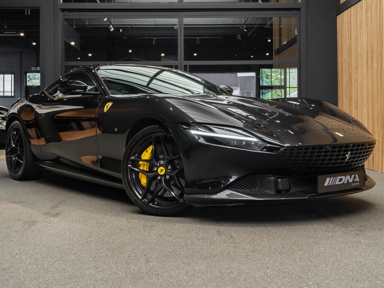 Ferrari Roma - V8 HELE Full Carbon Alcantara 3.9 V8 HELE JBL Passenger Display - AutoWereld.nl