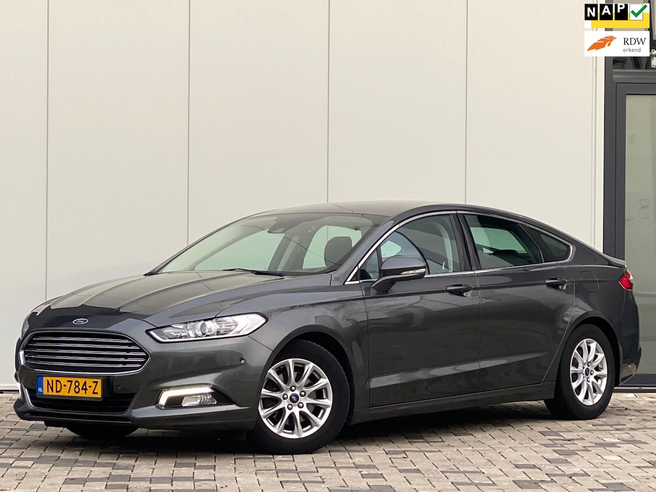 Ford Mondeo - 1.5 TDCi Titanium SE NAVIGATIE GROOT CAMERA - AutoWereld.nl