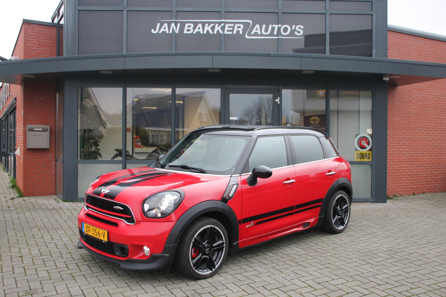 MINI Countryman - Mini 1.6 John Cooper Works ALL4 Chili | Panoramadak  | Navi | 218PK | jaar garantie - AutoWereld.nl