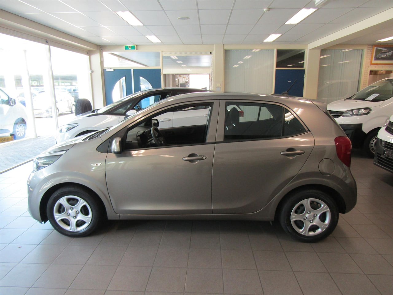 Kia Picanto - 1.0 CVVT AIRCO ELEK. RAMEN CENTR, VERGR. - AutoWereld.nl