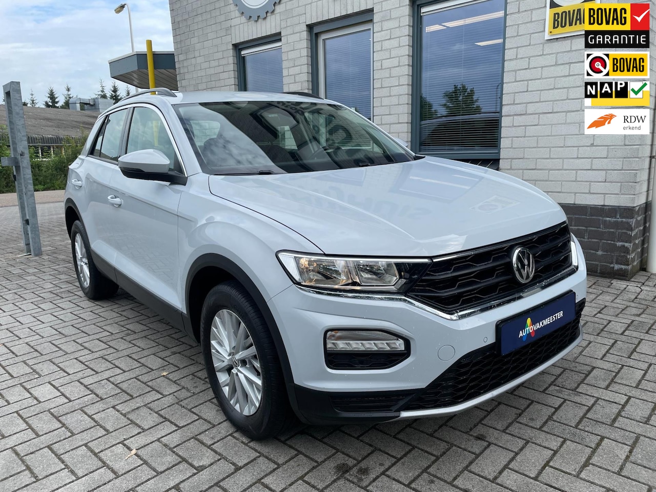 Volkswagen T-Roc - 1.0 TSI Clima / Add. Cruise / Car Play Camera - AutoWereld.nl