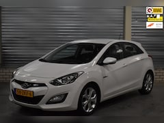 Hyundai i30 - 1.6 GDI i-Vision 1e Eigenaar + Navigatie|Bluetooth|Camera|Climate Control|Cruise Control|