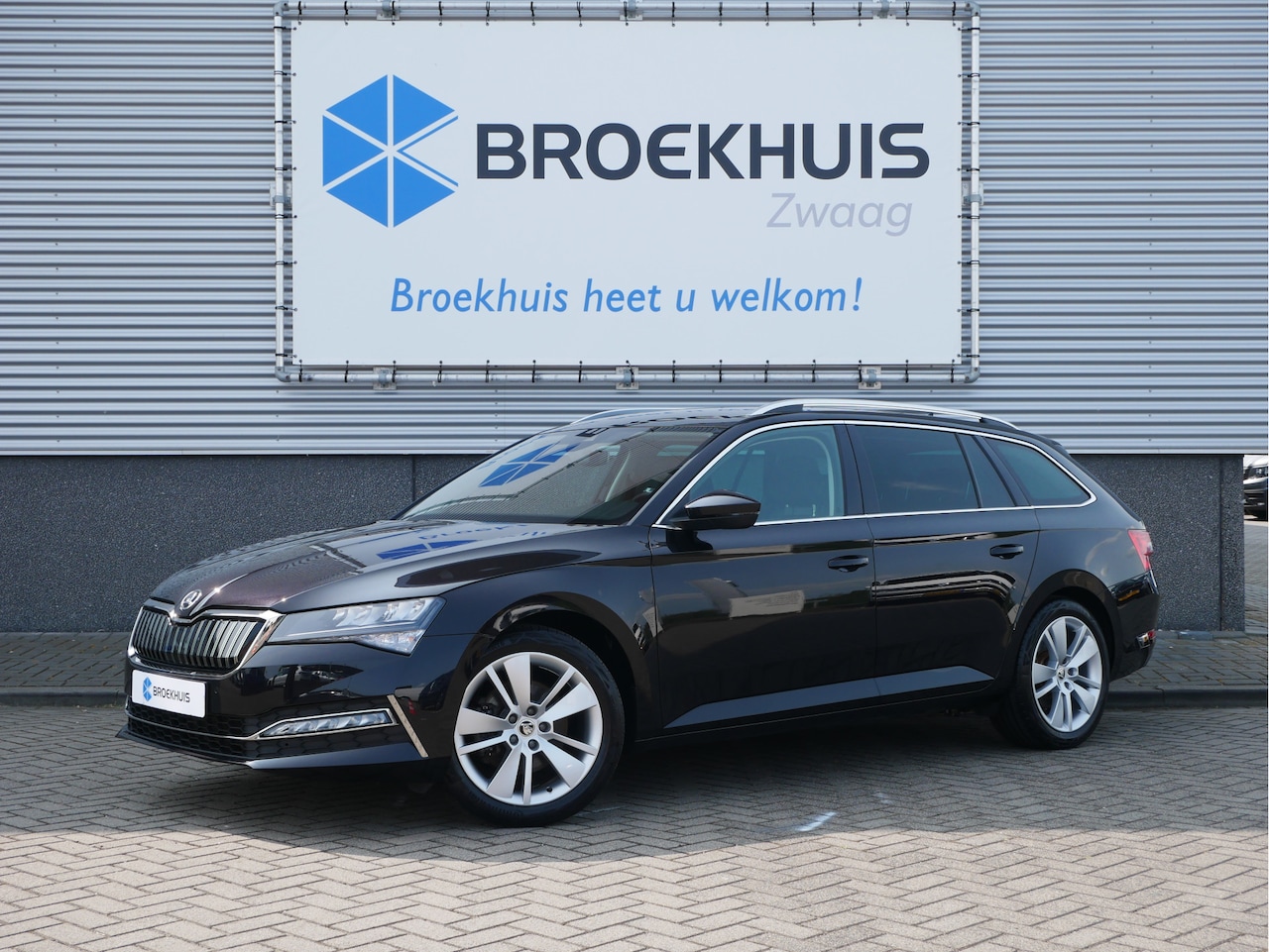 Skoda Superb Combi - 1.4 TSI iV Business | Navigatie | Camera | Automaat | Memory Bestuurdersstoel | - AutoWereld.nl