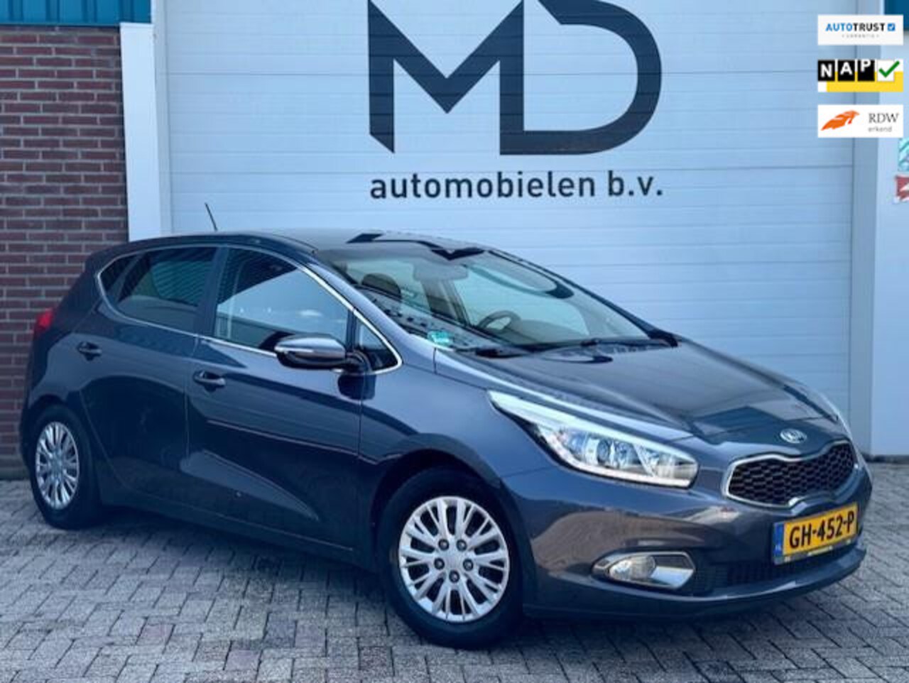 Kia Cee'd - 1.6 GDI BusinessLine / Dealer onderH /Navi/LED/NAP - AutoWereld.nl