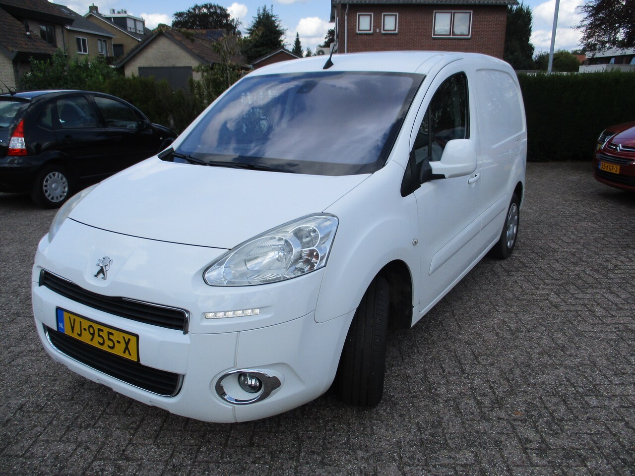 Peugeot Partner - 120 1.6 e-HDI L1 Navteq - AutoWereld.nl