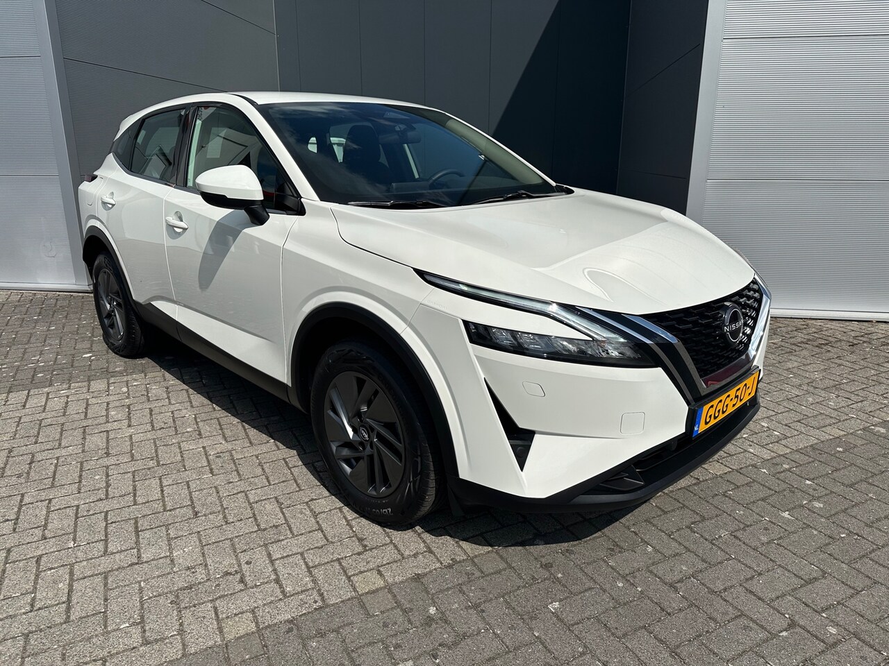 Nissan Qashqai - 1.3 MHEV Acenta 140PK/ECC/NAVI/LMV/LED/PDC/CAM - AutoWereld.nl