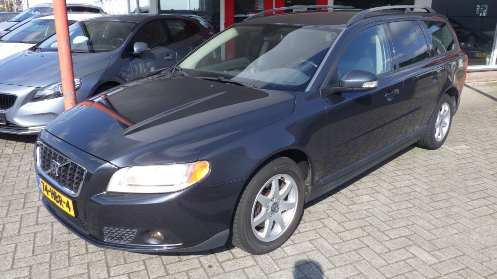 Volvo V70 - 2.0D 136Pk Momentum Lederen bekleding/Trekhaak/Bluetooth - AutoWereld.nl