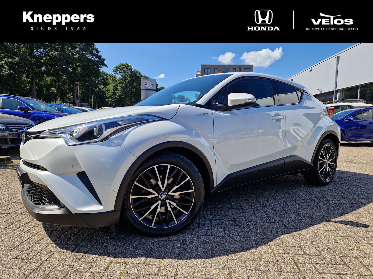 Toyota C-HR - 1.8 Hybrid Executive Dodenhoekdetectie, Navigatie, Parkeersensoren V + A , All-in Rijklaar - AutoWereld.nl