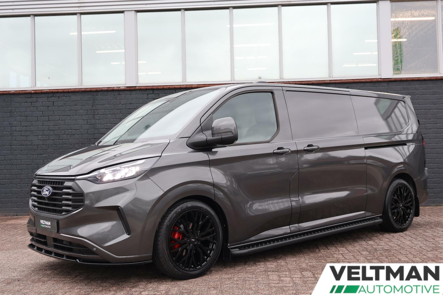 Ford Transit Custom - 320 2.0 TDCI L2H1 Limited 170PK AUTOMAAT 2x SCHUIFDEUREN DIRECT LEVERBAAR - AutoWereld.nl