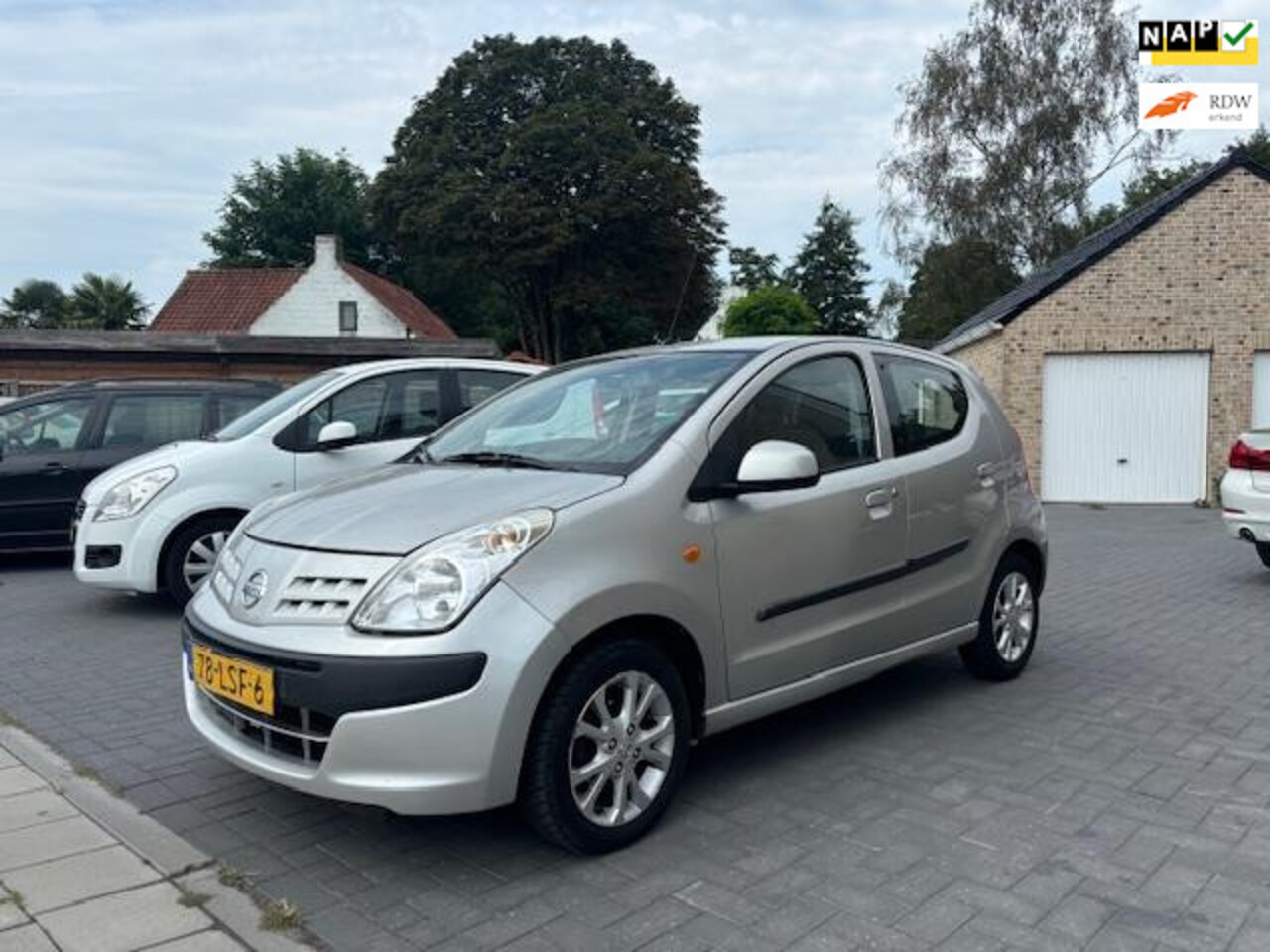 Nissan Pixo - 1.0 Look Airco 120Dkm Nap Logisch 5DRS Boekjes 2010 - AutoWereld.nl