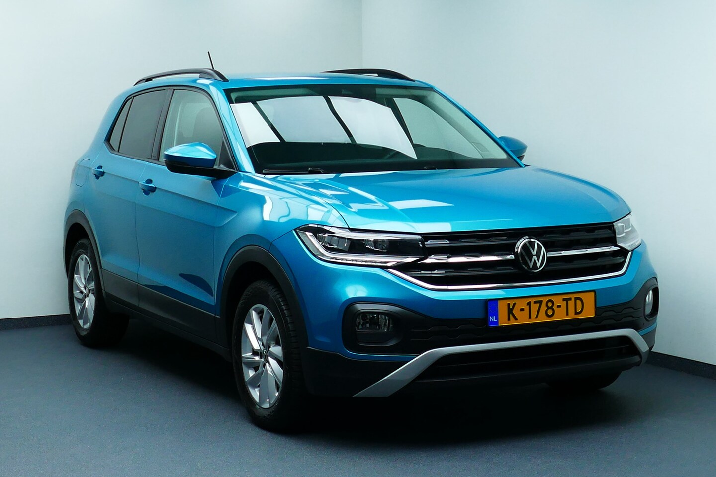 Volkswagen T-Cross - 1.0 TSI Life Navi, Adaptief Cruise, Led Koplampen, Stoelverw, 16"LMV, Park Sensors - AutoWereld.nl