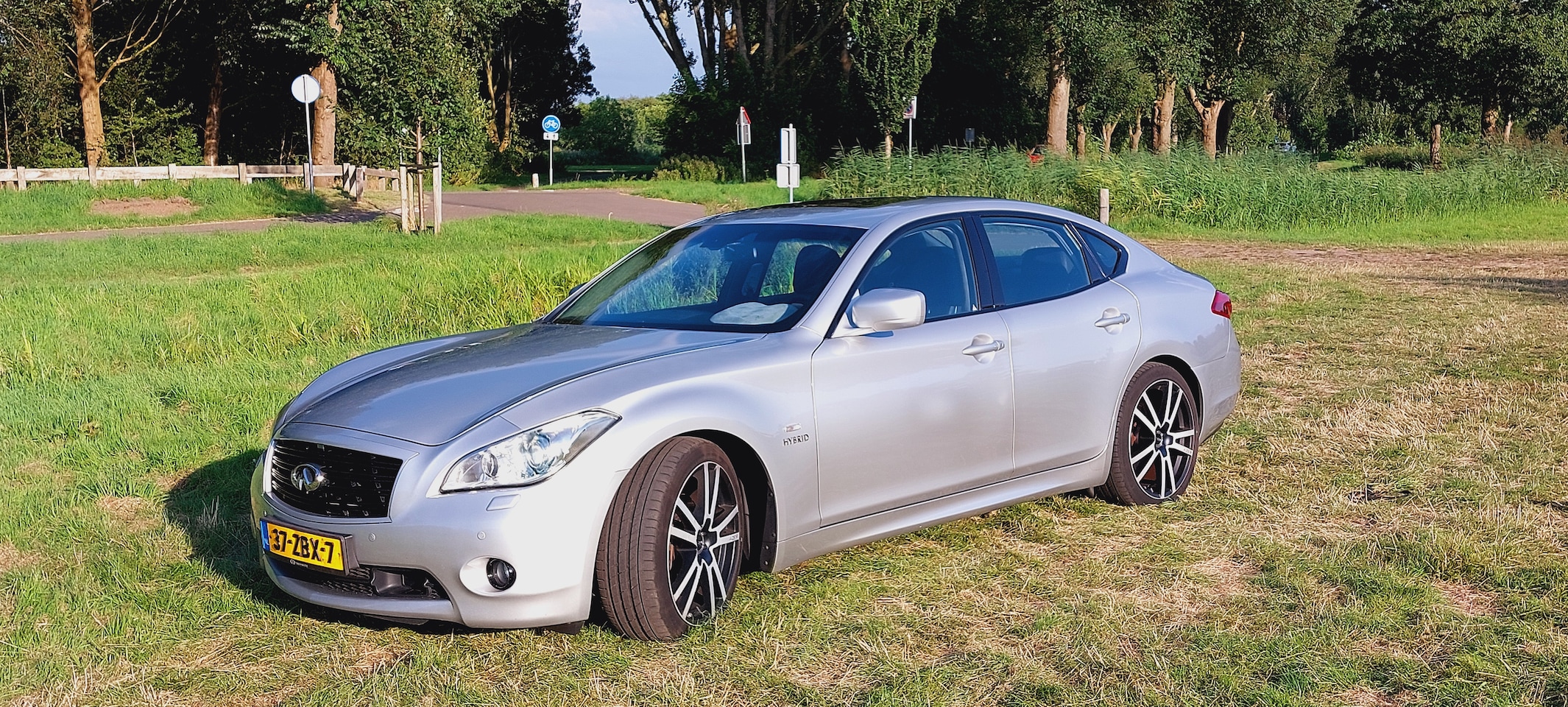 Infiniti M - 35h GT Premium - AutoWereld.nl