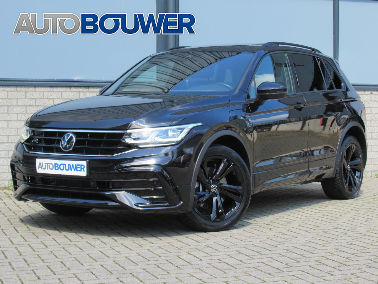 Volkswagen Tiguan - 1.4 TSI eHybrid 245 PK R-Line 1e eigen | dealer onderh | panodak | navi | black edition  | - AutoWereld.nl