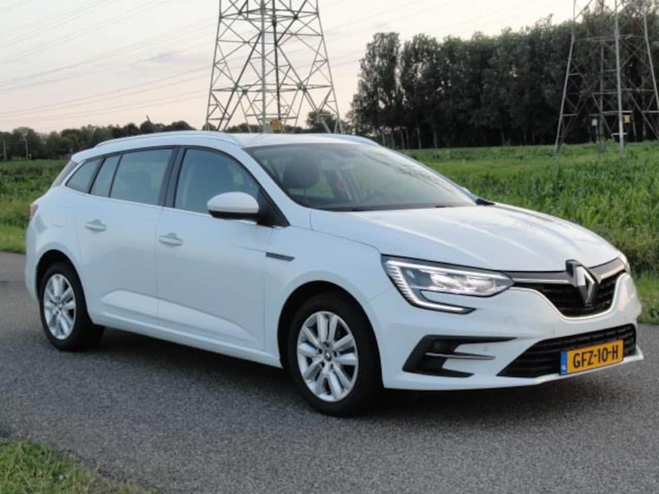 Renault Mégane Estate - 1.0TCe Intens Met ECC I NAVIG I LED I 6BAK - AutoWereld.nl