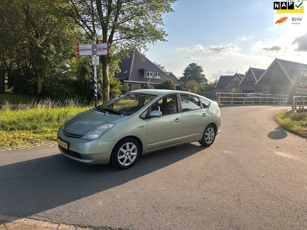 Toyota Prius - 1.5 VVT-i Comfort 1.5 VVT-i Comfort - AutoWereld.nl