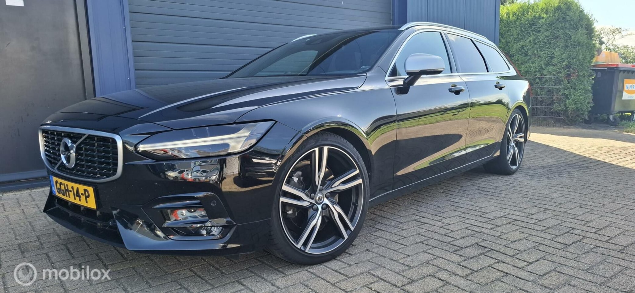 Volvo V90 - 2.0 T5 R-Design 2.0 T5 R-Design,Leer,Trekhaak,bouwers & wilkens - AutoWereld.nl