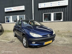 Peugeot 206 - 1.6-16V Gentry Premium * Arco * 4X Elekt ramen * 5 deurs