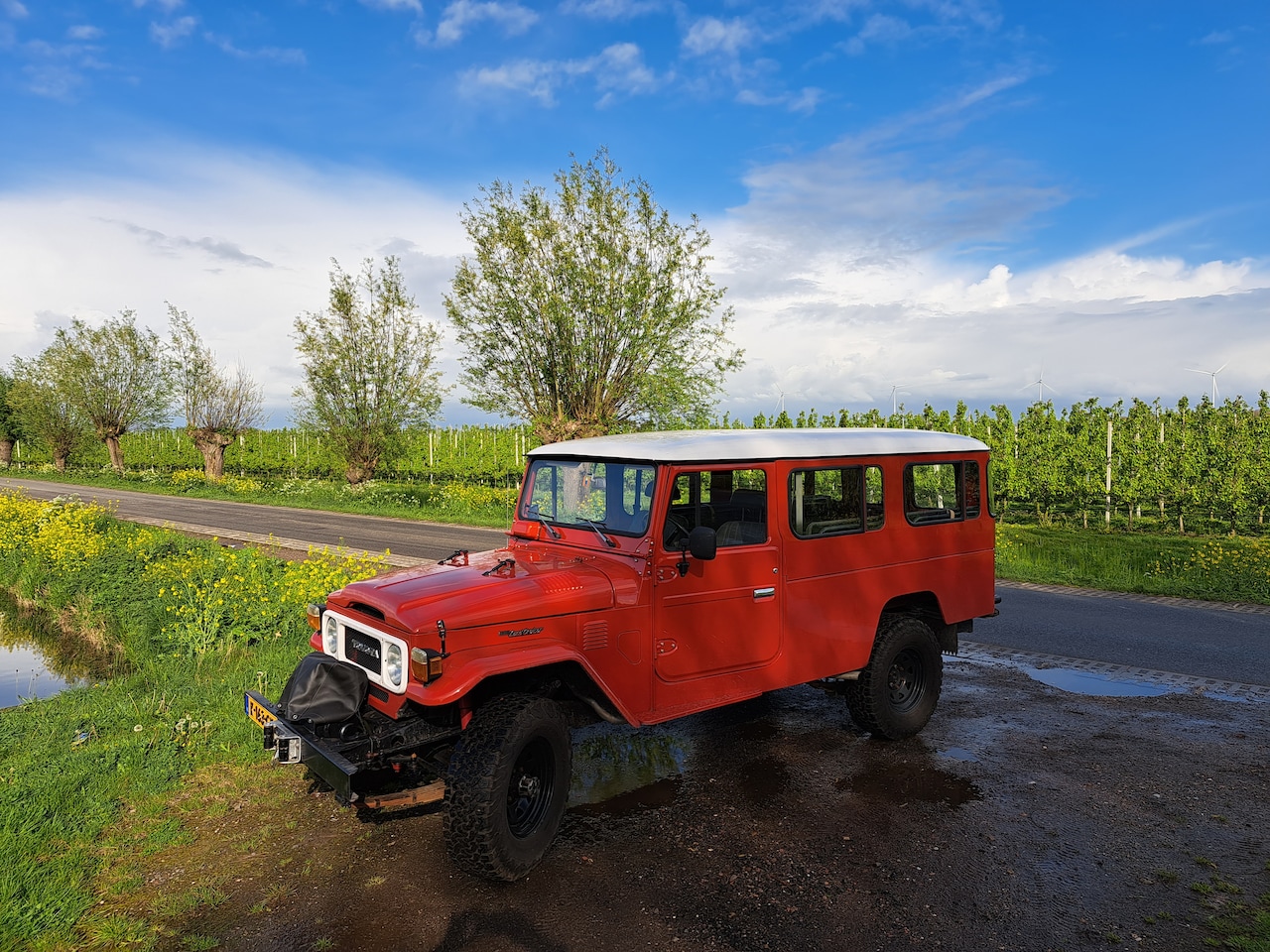 Toyota Land Cruiser Custom Wagon - FJ45 Hardtop - AutoWereld.nl