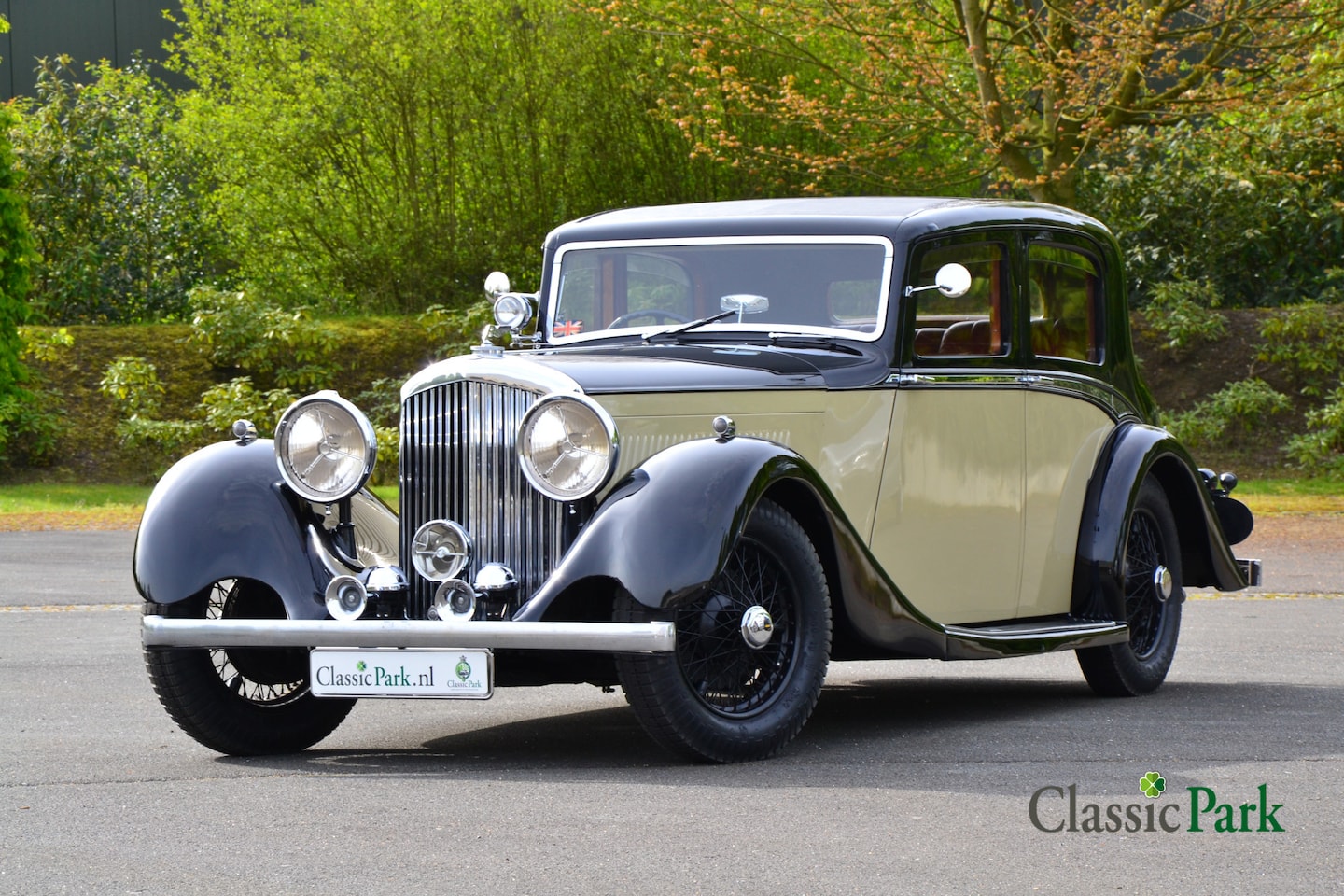 Bentley 3 1/2 Litre - Hooper Sports Saloon (Derby) - AutoWereld.nl