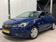 Opel Astra - 1.0 Business+ Camera / Navigatie / Cruise