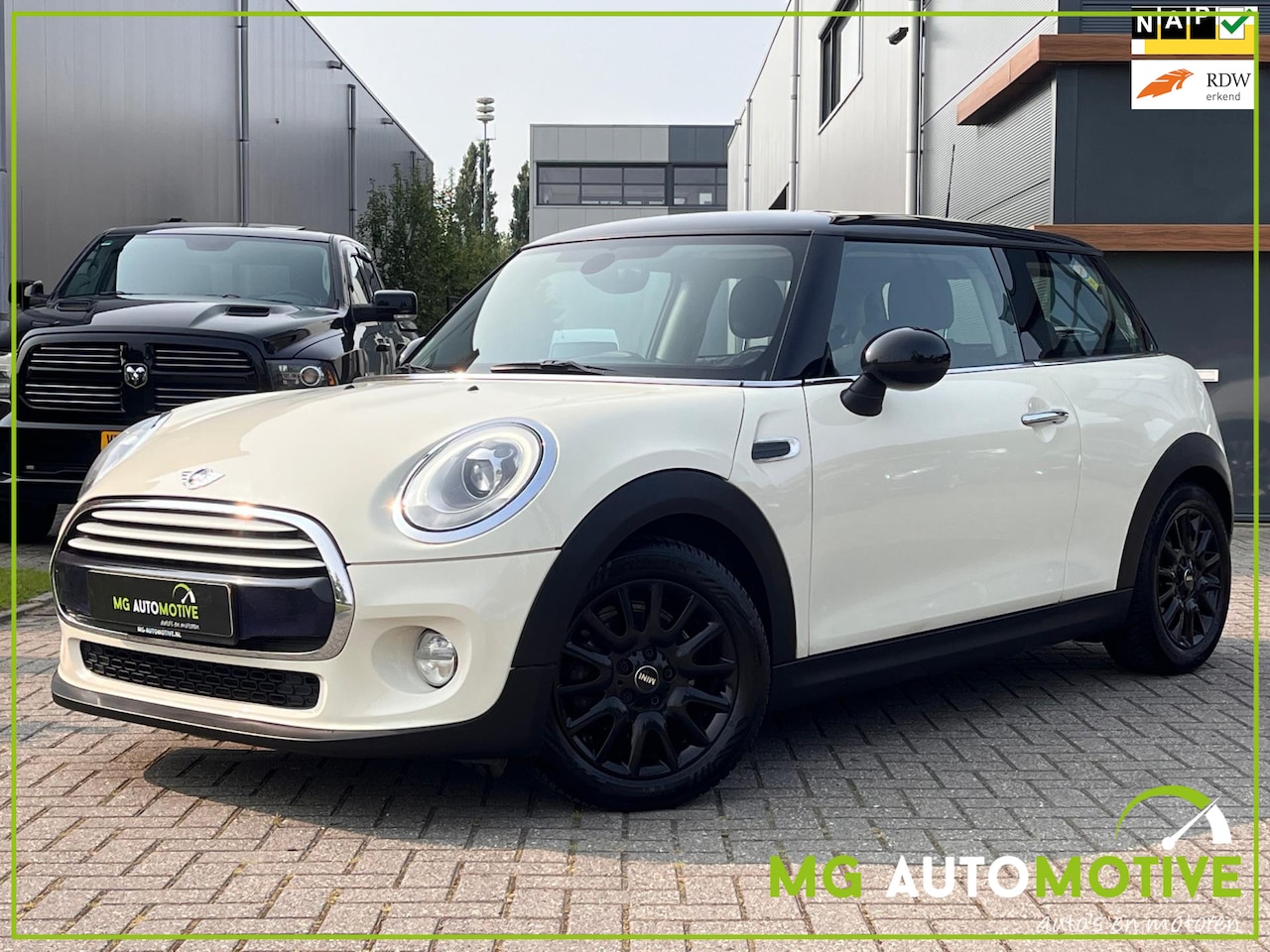 MINI Cooper - Mini 1.5 Business | Navi | PDC | Keyless | NL auto | NAP - AutoWereld.nl