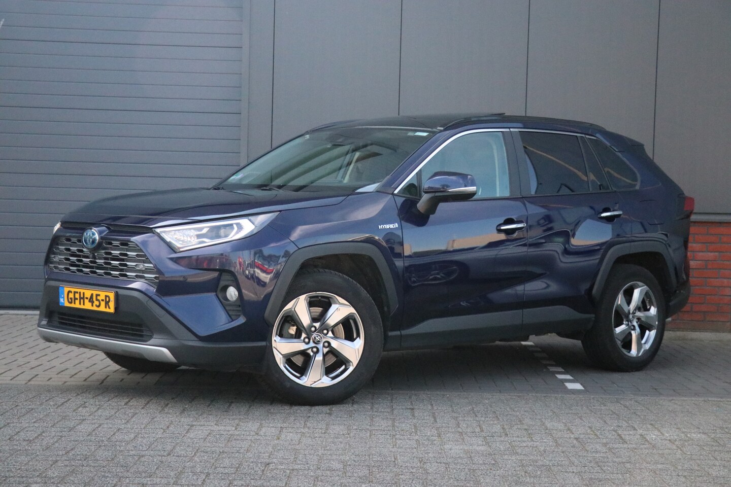 Toyota RAV4 - 2.5 Hybrid Executive PANORAMADAK | 360 camera | dealer onderhouden | - AutoWereld.nl