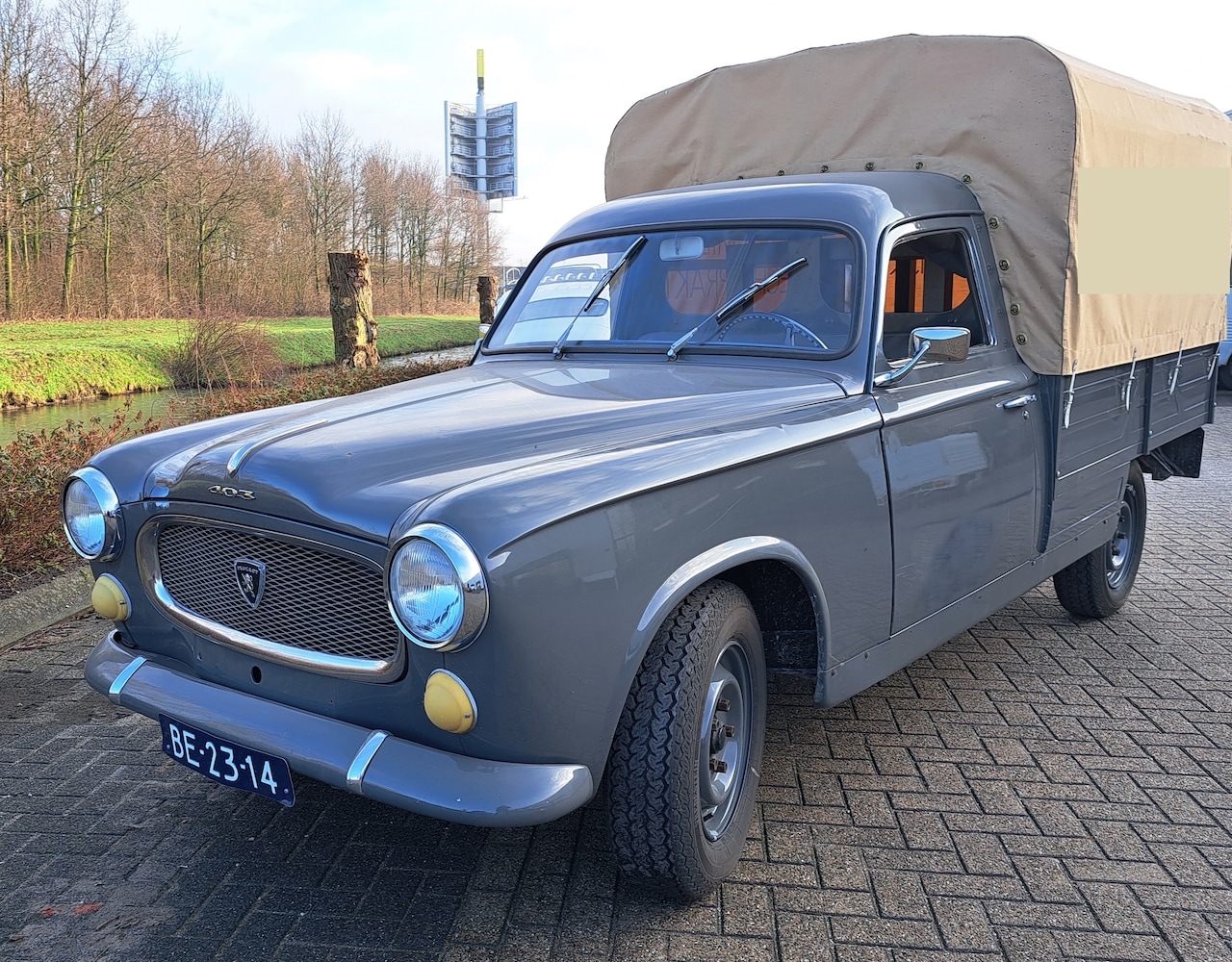 Peugeot 403 - B8 Camionnette Canvas huif - AutoWereld.nl