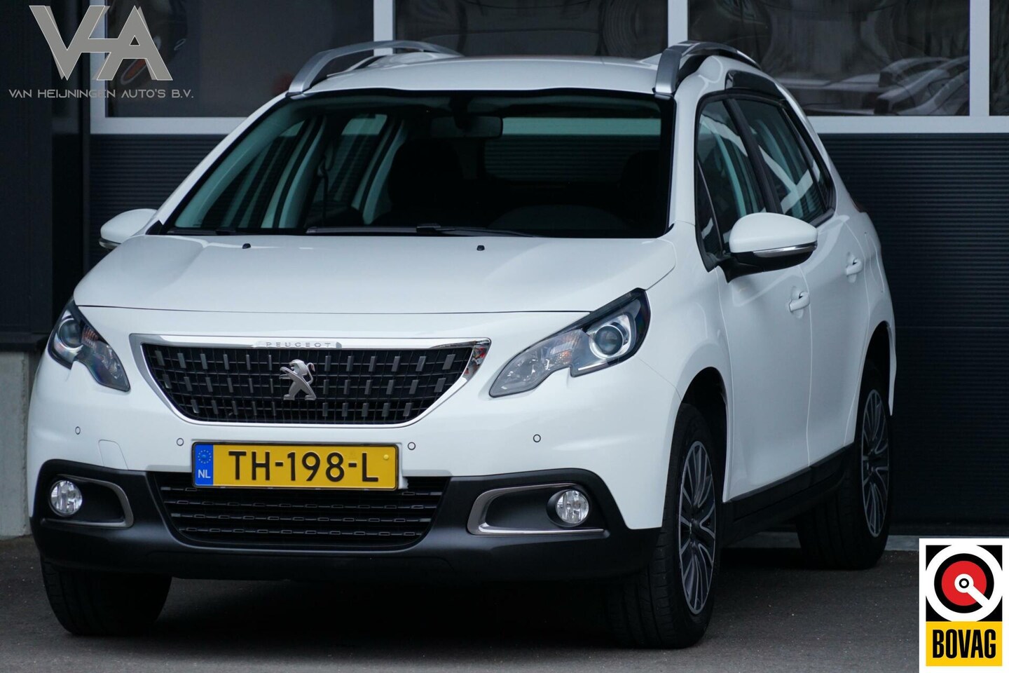 Peugeot 2008 - 1.2 PureTech Active 1.2 PureTech Active, NL, automaat, PDC, CarPlay - AutoWereld.nl