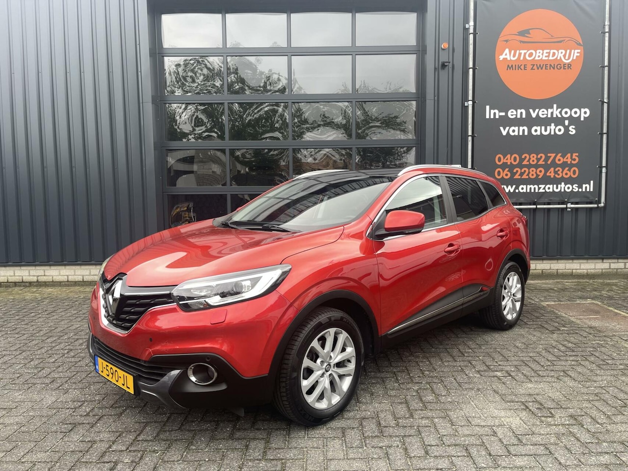 Renault Kadjar - 1.2 TCe 130PK Intens PANORAMADAK|TREKHAAK|HALF-LEER|NAVIGATIE|LED|KEYLESS - AutoWereld.nl