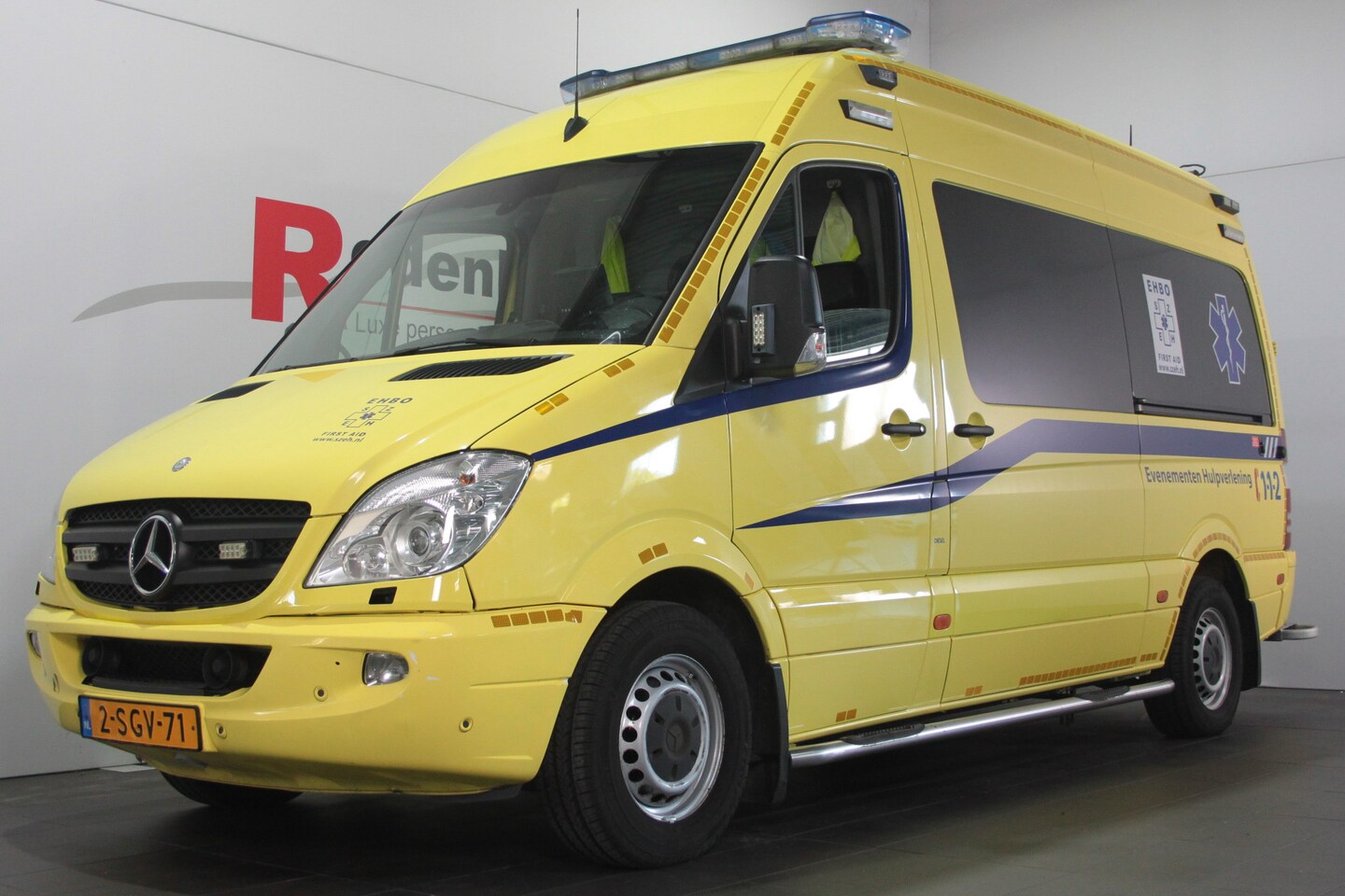 Mercedes-Benz Sprinter - 319 CDI L2H2 Ambulance - Compleet! - Automaat - AutoWereld.nl