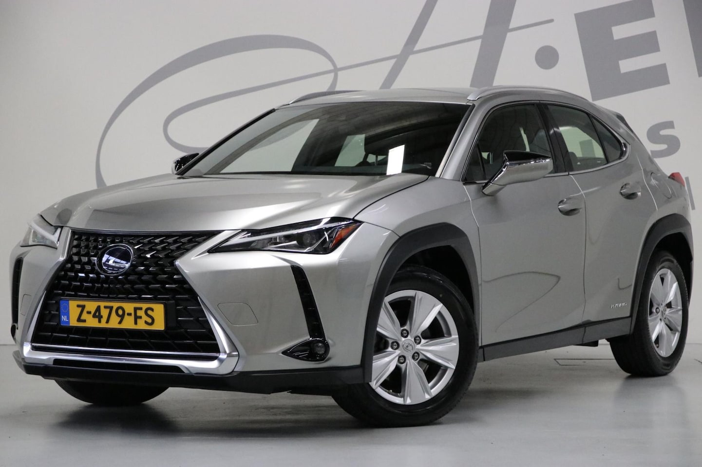 Lexus UX - 250h/ DAB/ Navigatie/ Achteruitrijcamera - AutoWereld.nl