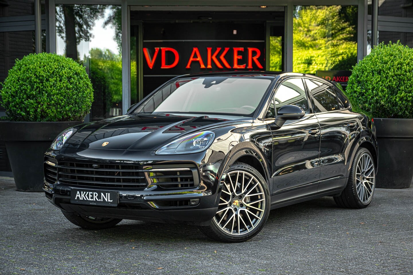 Porsche Cayenne - E-HYBRID COUPE LUCHTVERING+HEADUP+BOSE+22INCH+3DCAMERA - AutoWereld.nl