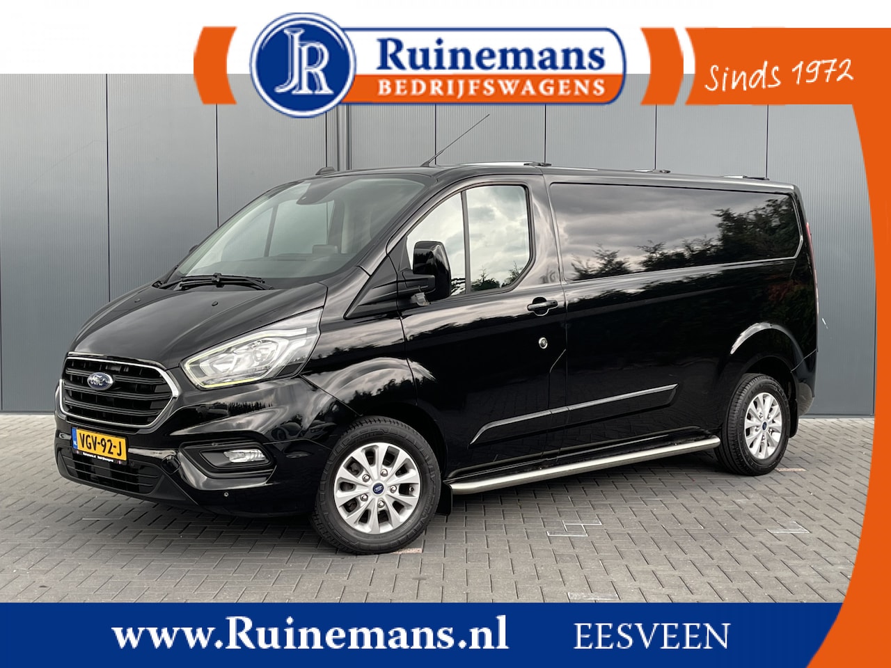 Ford Transit Custom - 2.0 TDCI 130 PK / L2H1 / LIMITED / AUTOMAAT / AIRCO / CRUISE / CAMERA / TREKHAAK / 3-ZITS - AutoWereld.nl