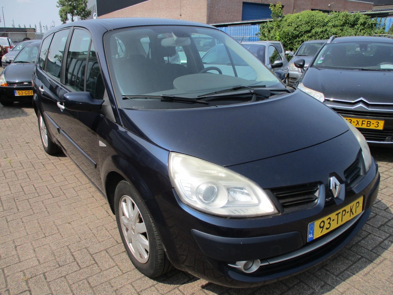 Renault Grand Scénic - 2.0-16V AIRCO! NAVI! CRUISE! - AutoWereld.nl