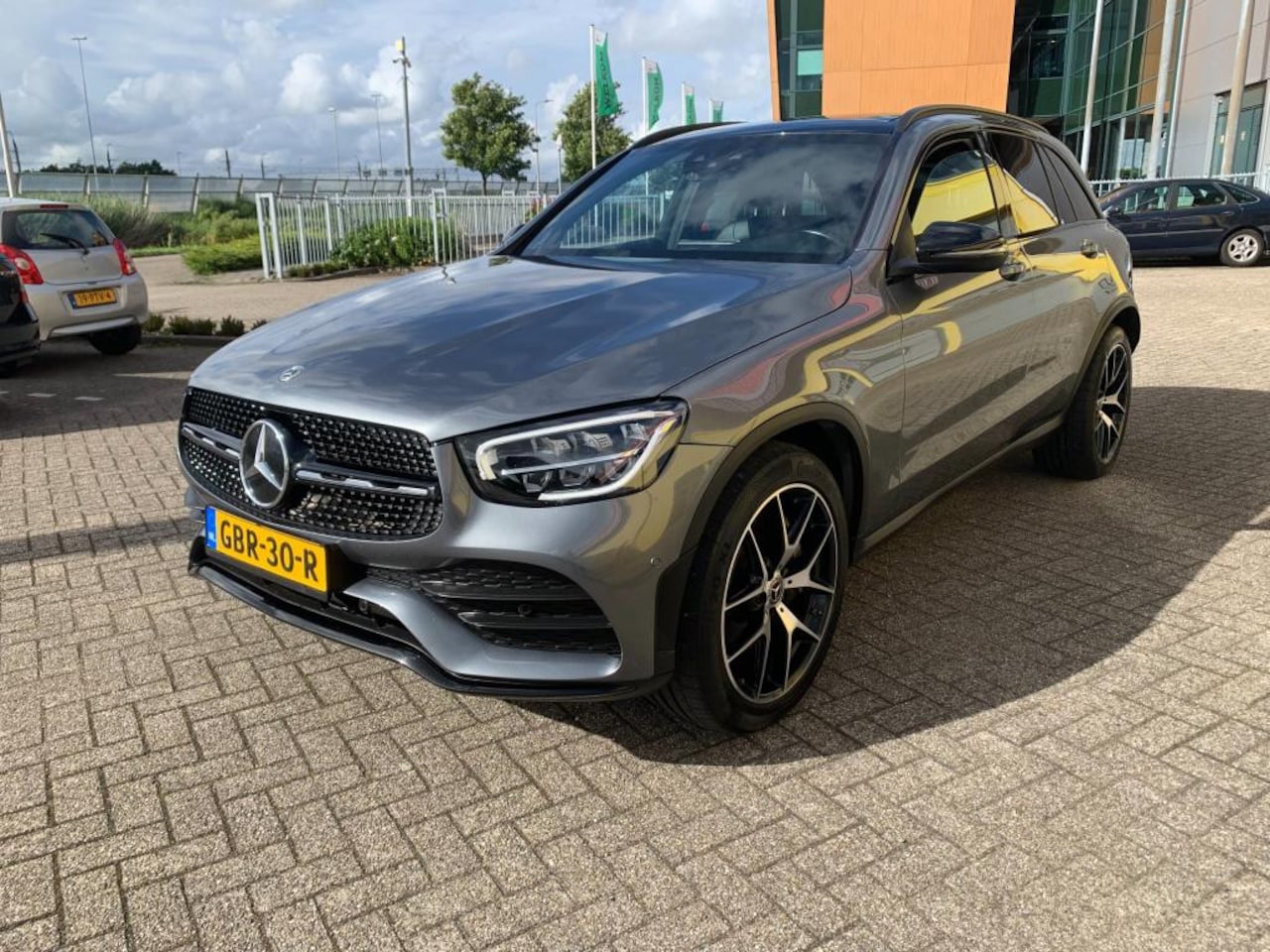 Mercedes-Benz GLC-klasse - 220d 4MATIC AMG Grijs 2021 Pano - AutoWereld.nl