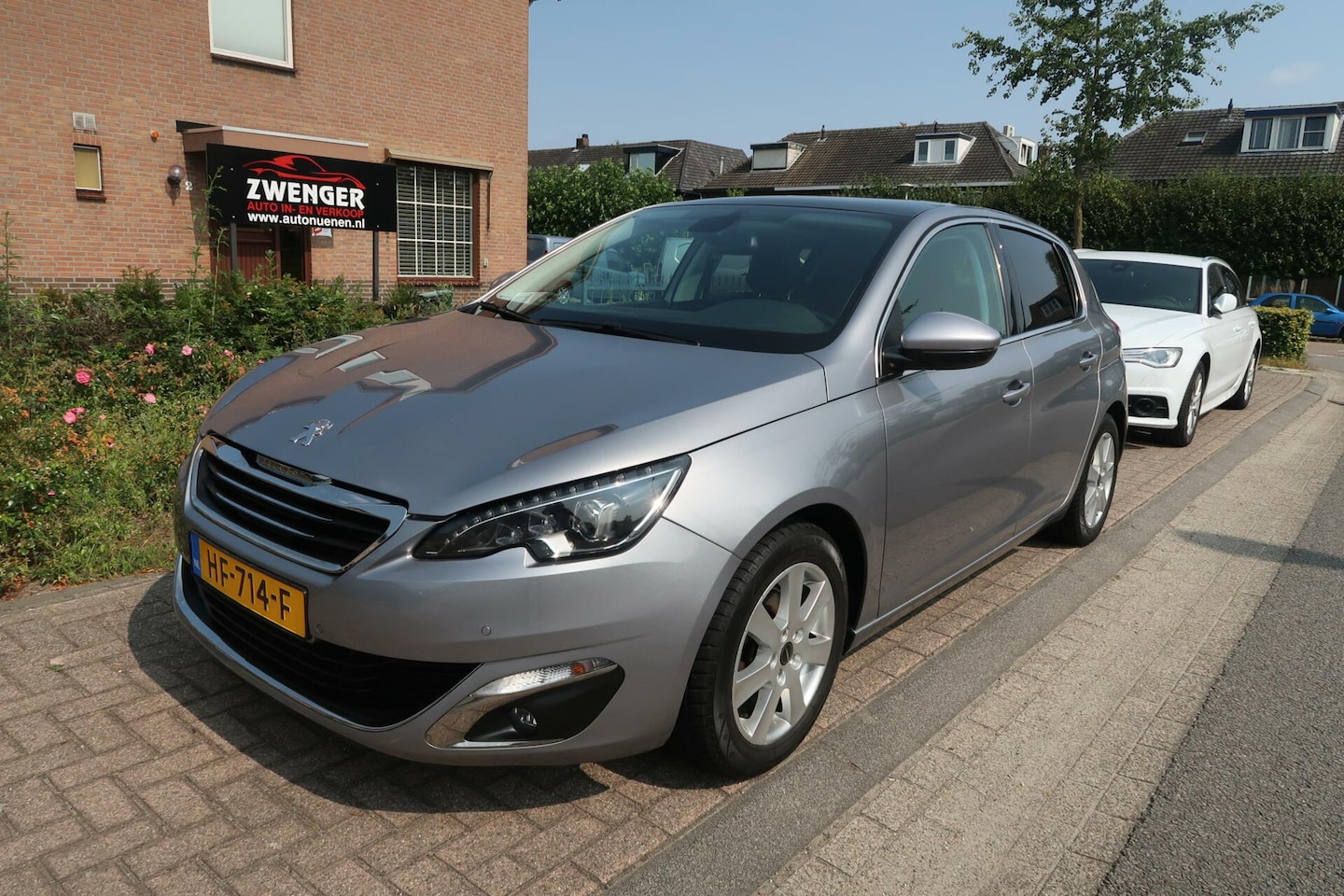 Peugeot 308 - 1.2 PureTech 131PK|PANORAMADAK|NAVIGATIE|AIRCO|CRUISECONTROL|PDC|DEALER ONDERHOUDEN - AutoWereld.nl