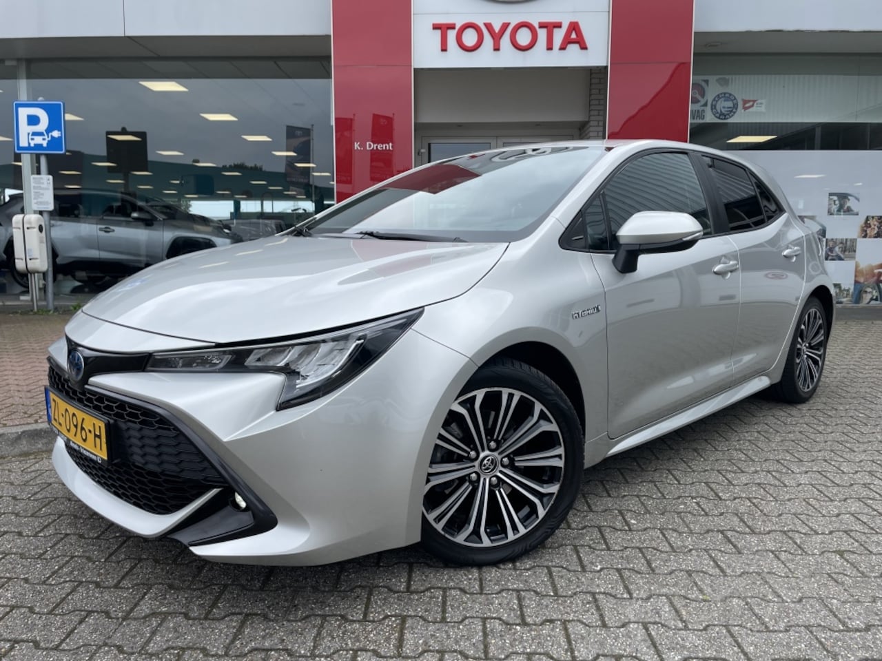 Toyota Corolla - 2.0 Hybrid First Edition | Trekhaak Afneembaar | Navi | - AutoWereld.nl